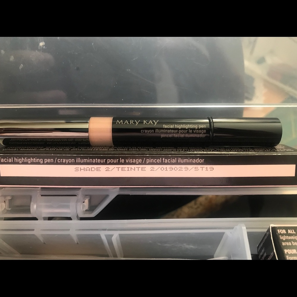 Mary Kay highlighting pen